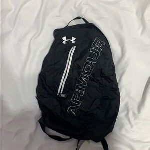 never been used. black&white. under armor bag